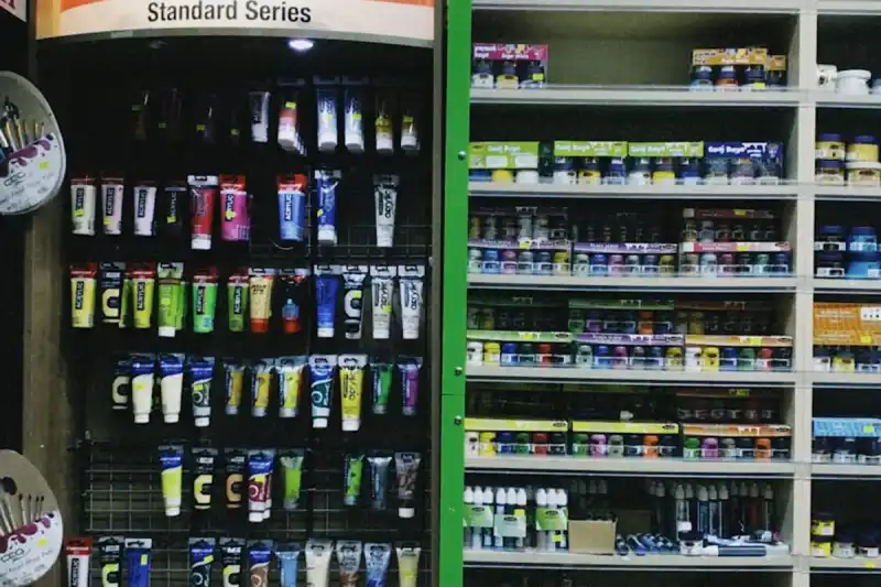 Acrylic and chrome display hardware